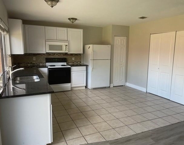 4921 Ashlock Drive - Photo Thumbnail 4