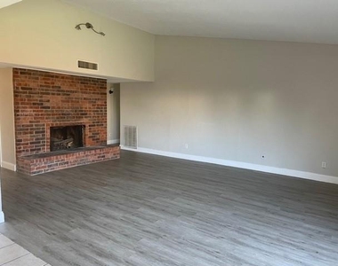 4921 Ashlock Drive - Photo Thumbnail 3