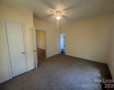622 Woodlawn Avenue - Photo Thumbnail 5