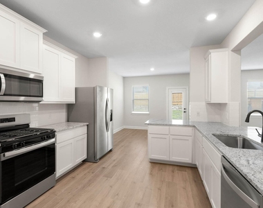 1303 Dye Boulevard - Photo Thumbnail 1