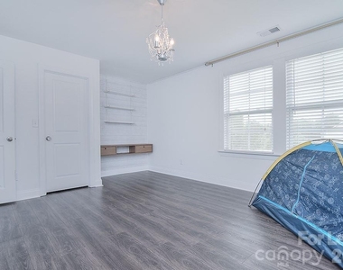 1445 Overlea Place Nw - Photo Thumbnail 6