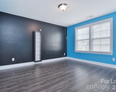 1445 Overlea Place Nw - Photo Thumbnail 8
