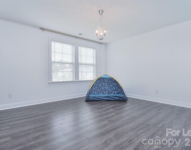 1445 Overlea Place Nw - Photo Thumbnail 5