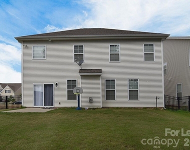 1445 Overlea Place Nw - Photo Thumbnail 1