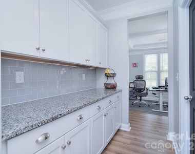 1445 Overlea Place Nw - Photo Thumbnail 9