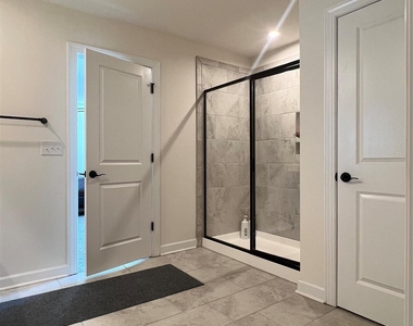 8411 Flint Hill Drive - Photo Thumbnail 9