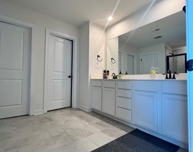 8411 Flint Hill Drive - Photo Thumbnail 8