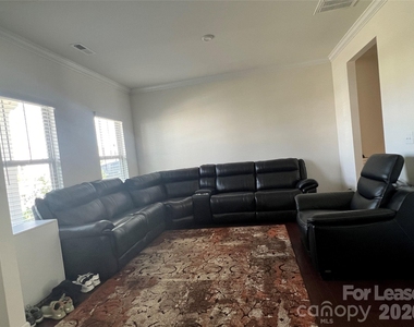 8411 Flint Hill Drive - Photo Thumbnail 4