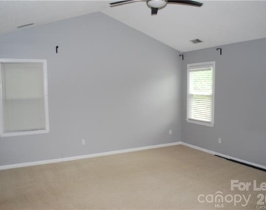 3229 Silver Pond Court - Photo Thumbnail 6