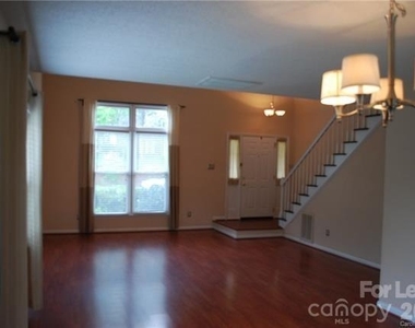3229 Silver Pond Court - Photo Thumbnail 2