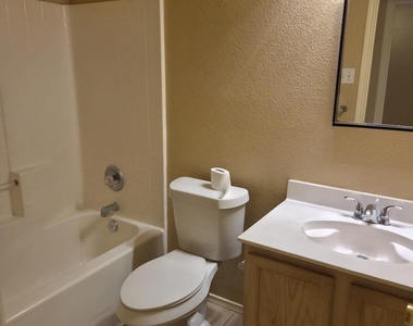 8704 Hunters Creek Drive - Photo Thumbnail 10