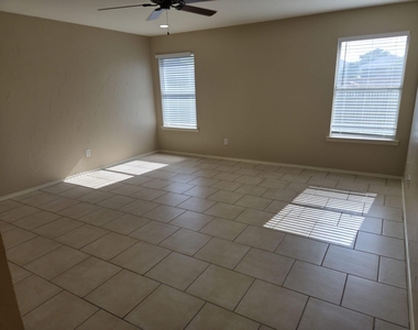 8704 Hunters Creek Drive - Photo Thumbnail 4