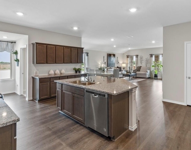 3928 Amethyst Drive - Photo Thumbnail 2