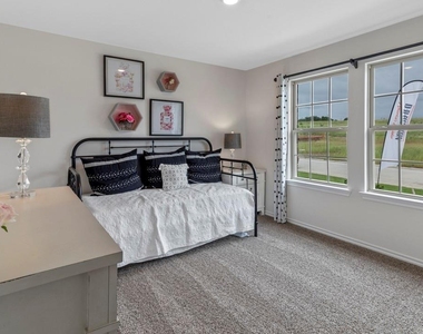 3928 Amethyst Drive - Photo Thumbnail 4