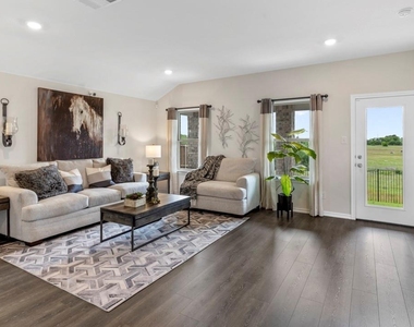 3928 Amethyst Drive - Photo Thumbnail 3
