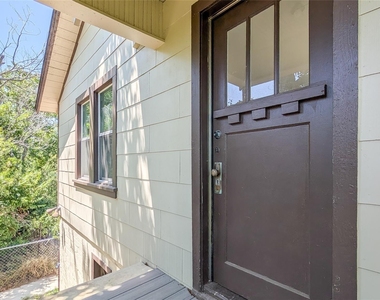 501 E Sixth Street - Photo Thumbnail 2