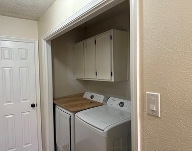 204 E Rucker Street - Photo Thumbnail 13