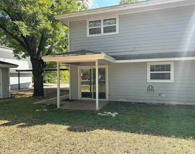 204 E Rucker Street - Photo Thumbnail 23