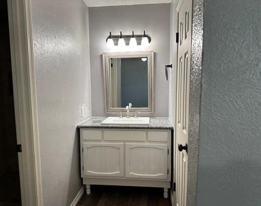 204 E Rucker Street - Photo Thumbnail 19