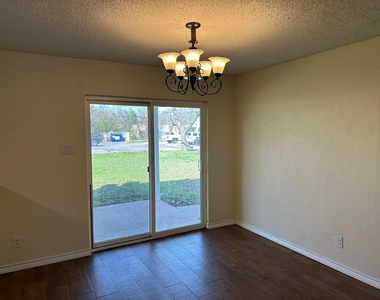 204 E Rucker Street - Photo Thumbnail 8