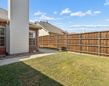 1964 Camelot Drive - Photo Thumbnail 27
