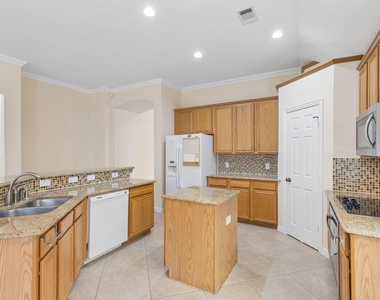 1964 Camelot Drive - Photo Thumbnail 6
