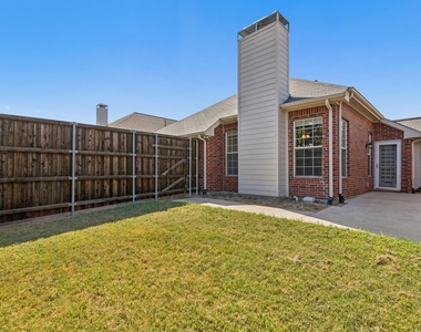 1964 Camelot Drive - Photo Thumbnail 26