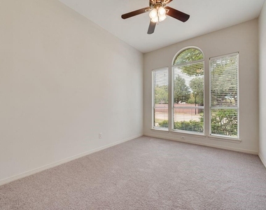 719 Parkway Boulevard - Photo Thumbnail 14