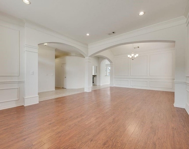 719 Parkway Boulevard - Photo Thumbnail 3