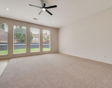 719 Parkway Boulevard - Photo Thumbnail 8