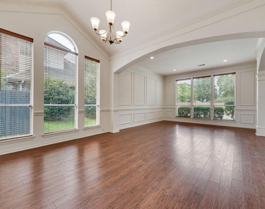 719 Parkway Boulevard - Photo Thumbnail 2