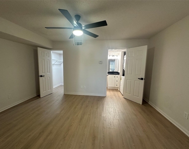 2305 Basil Drive - Photo Thumbnail 10