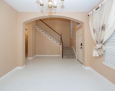 1427 Autumnmist Drive - Photo Thumbnail 4