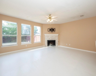 1427 Autumnmist Drive - Photo Thumbnail 5