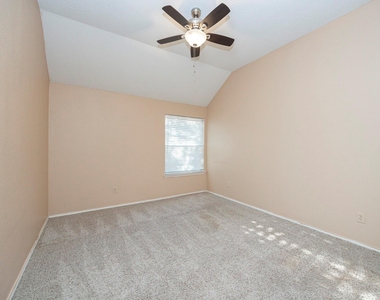 1427 Autumnmist Drive - Photo Thumbnail 21