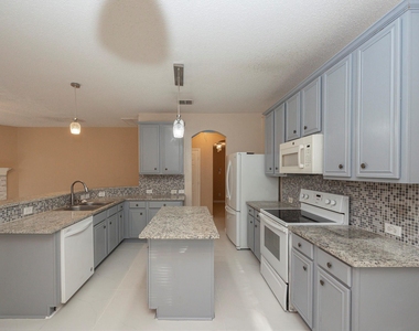 1427 Autumnmist Drive - Photo Thumbnail 12