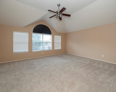 1427 Autumnmist Drive - Photo Thumbnail 23