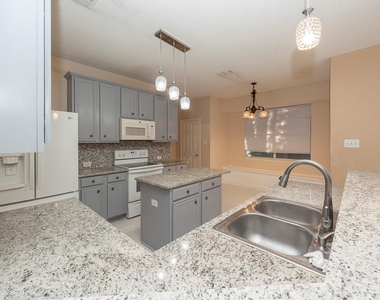 1427 Autumnmist Drive - Photo Thumbnail 8