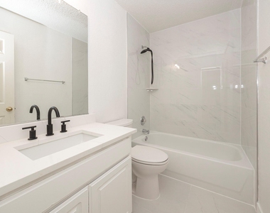 1427 Autumnmist Drive - Photo Thumbnail 14