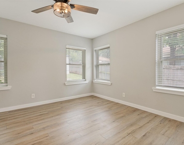 408 N Oak Cliff Boulevard - Photo Thumbnail 18