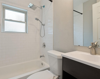 408 N Oak Cliff Boulevard - Photo Thumbnail 20