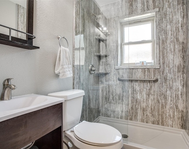 408 N Oak Cliff Boulevard - Photo Thumbnail 7