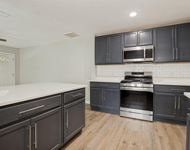 408 N Oak Cliff Boulevard - Photo Thumbnail 17