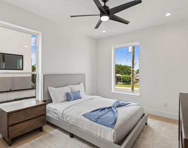 1626 Canada Drive - Photo Thumbnail 19