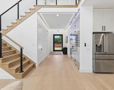 1626 Canada Drive - Photo Thumbnail 16