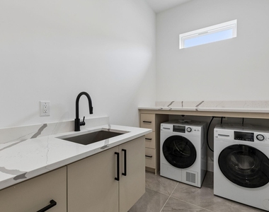 1626 Canada Drive - Photo Thumbnail 24
