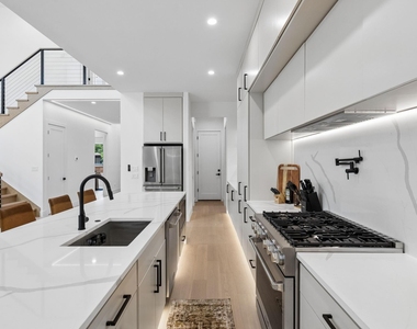 1626 Canada Drive - Photo Thumbnail 6
