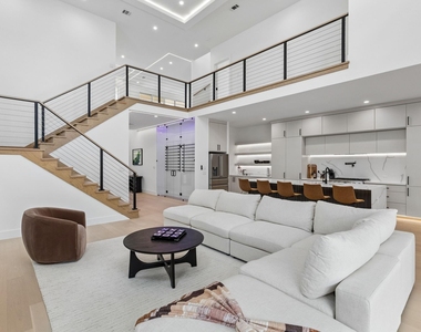 1626 Canada Drive - Photo Thumbnail 3