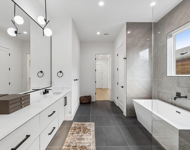 1626 Canada Drive - Photo Thumbnail 13