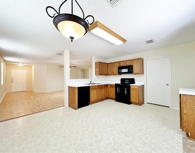 16556 Jasmine Springs Drive - Photo Thumbnail 5